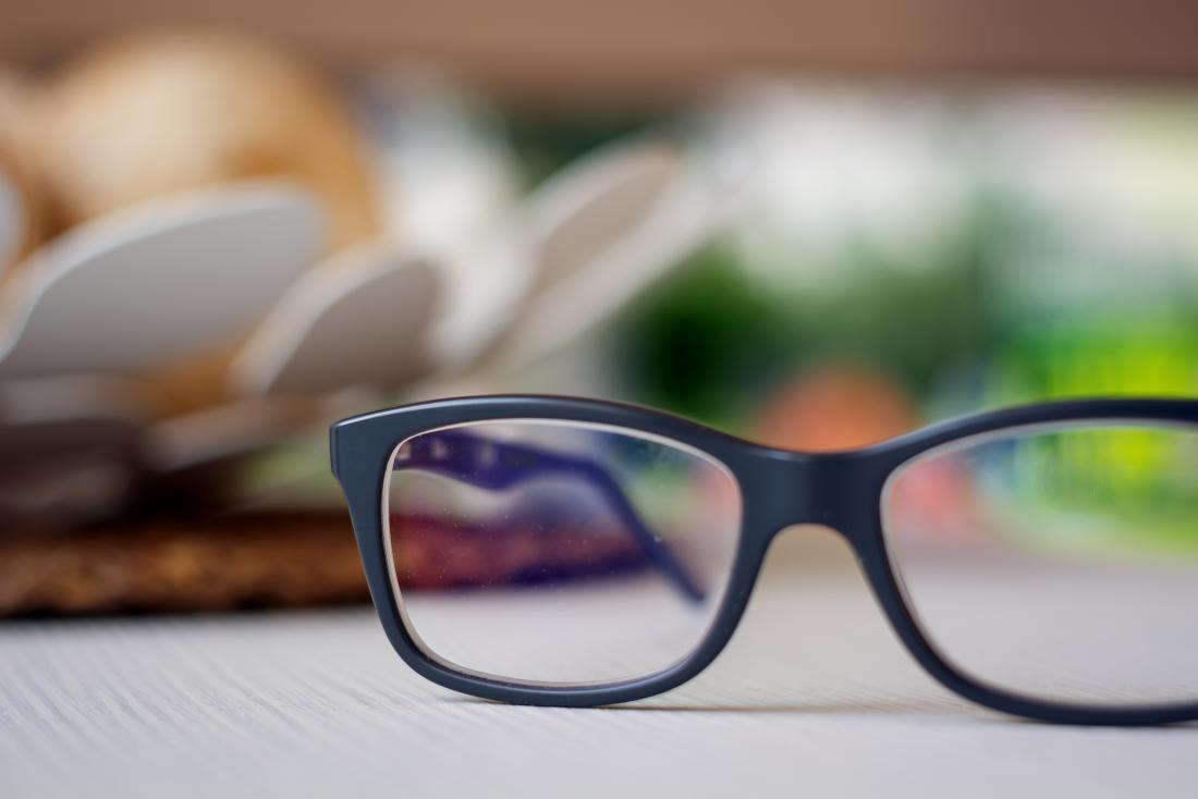 فریم عینک زنیت موجب از یبن رفتن آب مروارید چشم می شود